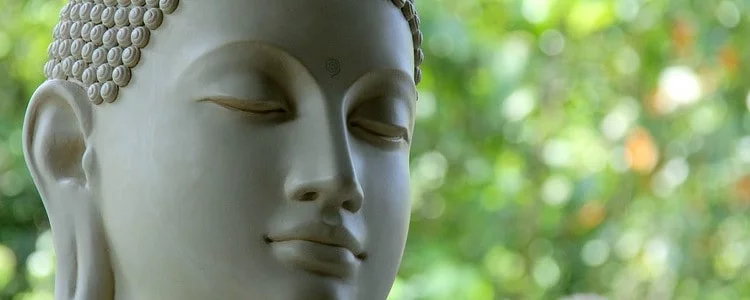 Mediterend boeddha beeld